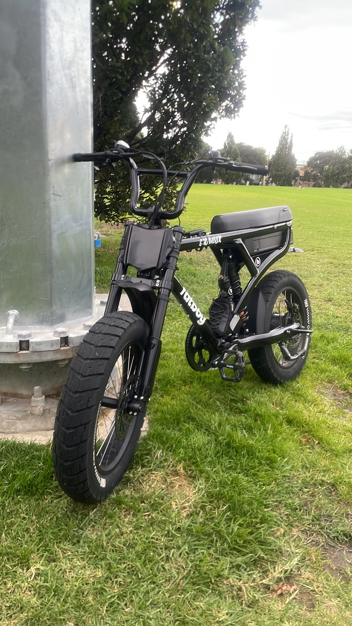Motocutz style plate